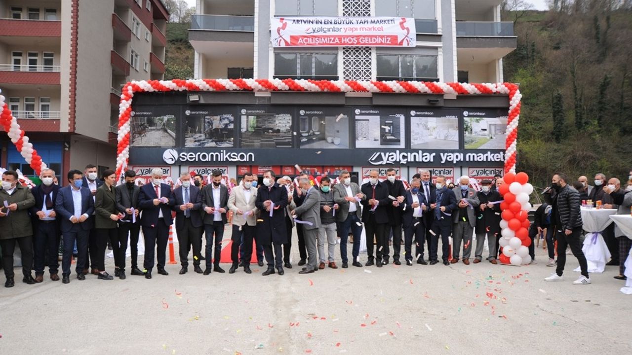 Yalçınlar Yapı Market” Hopa’da Hizmete Açıldı