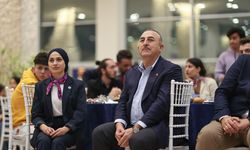 Dışişleri Bakanı Çavuşoğlu sahurda gençlerle buluştu