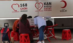 Türk Kızılay'ına kan bağışı