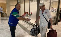 Rize-Artvin Havalimanı'nda güllerle karşılandılar