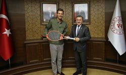 Bakan Osman Aşkın Bak, dünyaca ünlü eski tenisçi Berdych'i kabul etti