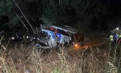Yolcu otobüsü şarampole düştü: 12 kişi hayatını kaybetti