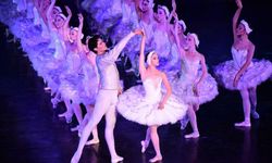 30. Uluslararası Aspendos Opera ve Bale Festivali'nde "Kuğu Gölü" balesi sahnelendi