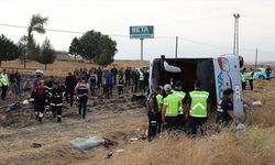 Yolcu otobüsü devrildi: 6 kişi öldü, 35 kişi yaralandı