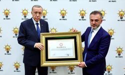 Cumhurbaşkanı Erdoğan'a mazbatası takdim edildi