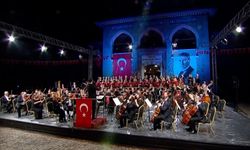 Cumhurbaşkanlığı Senfoni Orkestrası "100. Yıl Konseri" verdi
