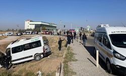 İşçi servisi ile kamyonetin çarpıştı: 2 kişi öldü, 15 kişi yaralandı