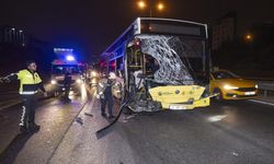 İETT otobüsü ile minibüsün çarpışması sonucu 2 kişi yaralandı