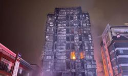 10 katlı binada çıkan yangına müdahale ediliyor