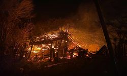 Yangın çıktı, 2 ev ve 6 samanlık yandı