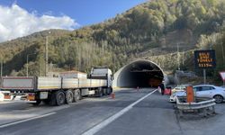 Yenilenen tünel trafiğe açıldı