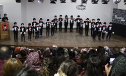 İlkokul öğrencileri Atatürk’ü yüreklerinde hissetti