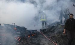 Borçka’da Yangın: İki katlı ev kullanılmaz hale geldi 