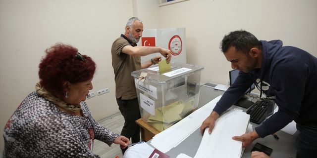 Trabzon Havalimanı'nda oy verme işlemi başladı