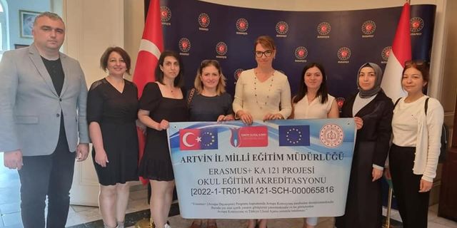 Macaristan Büyükelçisi Ekşioğlu, Arhavili öğretmenlerle buluştu
