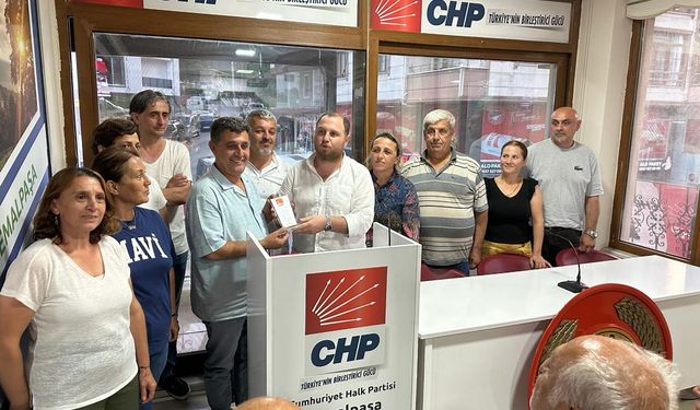 CHP Kemalpaşa’da bayrak değişimi yaptı