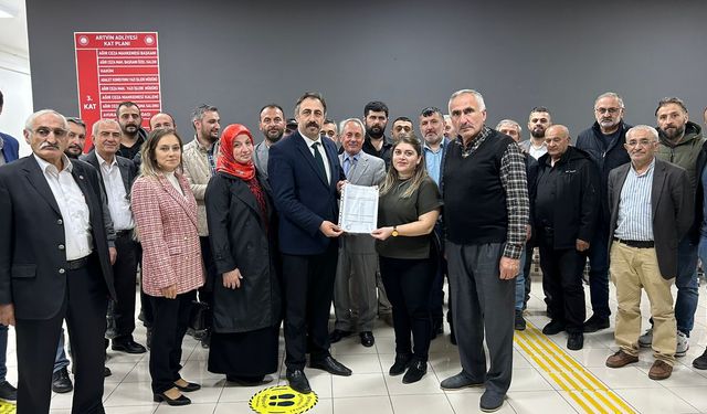 MHP İl Başkanı Kılınç mazbatasını aldı