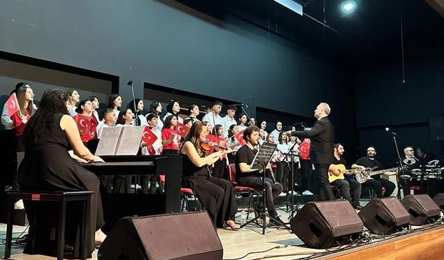 Müzik öğretmenlerinden 100. yıl konseri