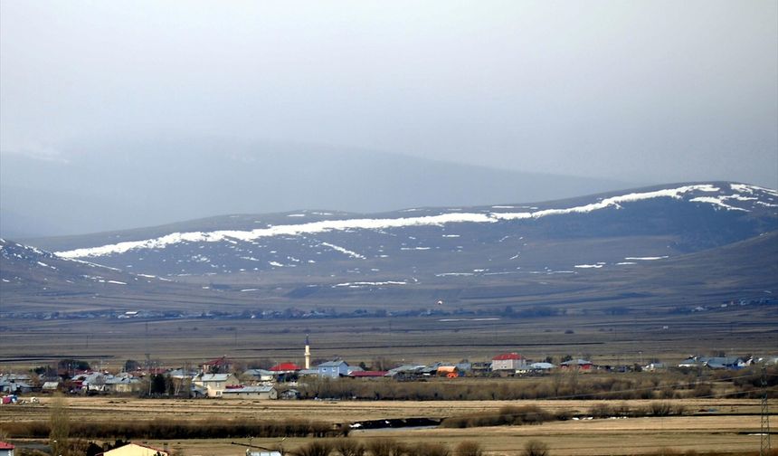 ARDAHAN - Doğu Anadolu'da kar yağışı etkili oluyor