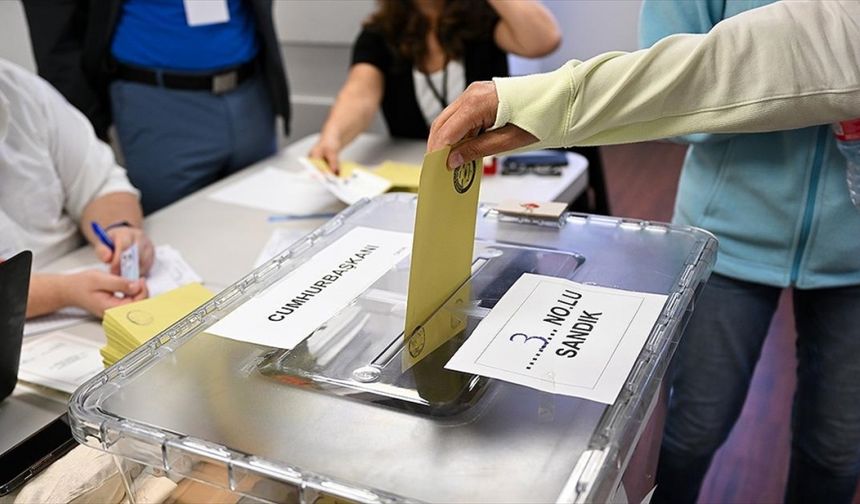 Cumhurbaşkanı Seçimi'nde yurt dışı ve gümrüklerde oy kullananların sayısı 1,9 milyonu aştı